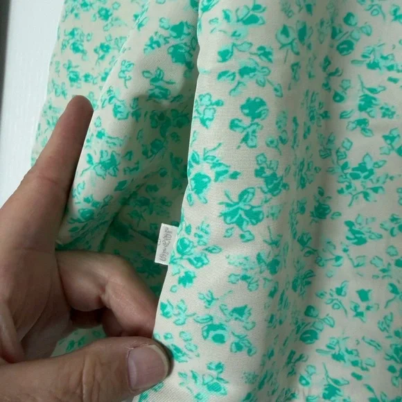 Levi’s Floral Square-Neck Puff Sleeve Crop Top - Picture 9 of 9